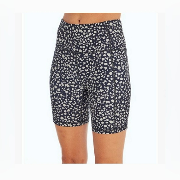 Jessica Simpson NWOT Black Animal Print Tummy-Control 7'' Bike Shorts - S - Picture 2 of 12